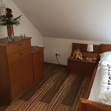 Gaestezimmer Hausaeckerweg Ερλάνγκεν Εξωτερικό φωτογραφία